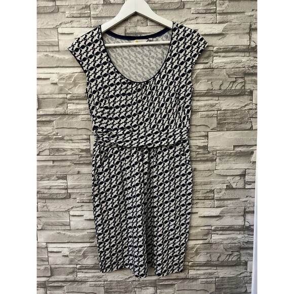 Boden Jersey Stretch Knee Length Dress Cap Sleeve Size 6P Navy Blue Bird Print - Picture 1 of 9